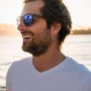 Handsome, tall and tanned guy wants to meet shy woman in Bristol